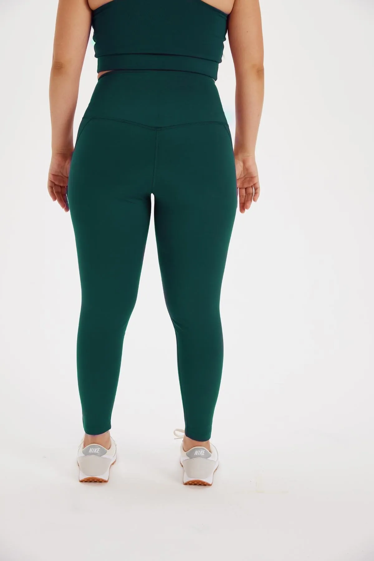 High-Rise Compressive Legging 23.75