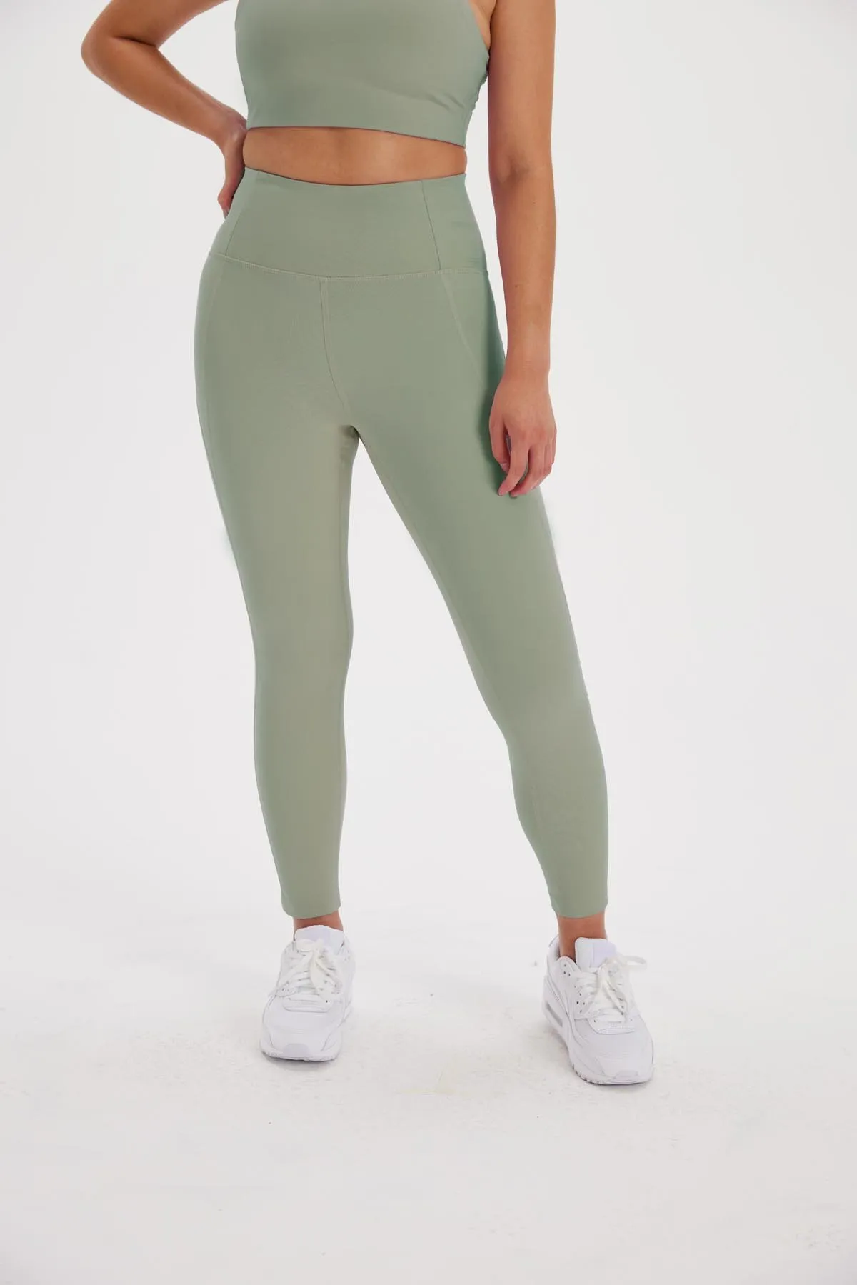 High-Rise Compressive Legging 23.75