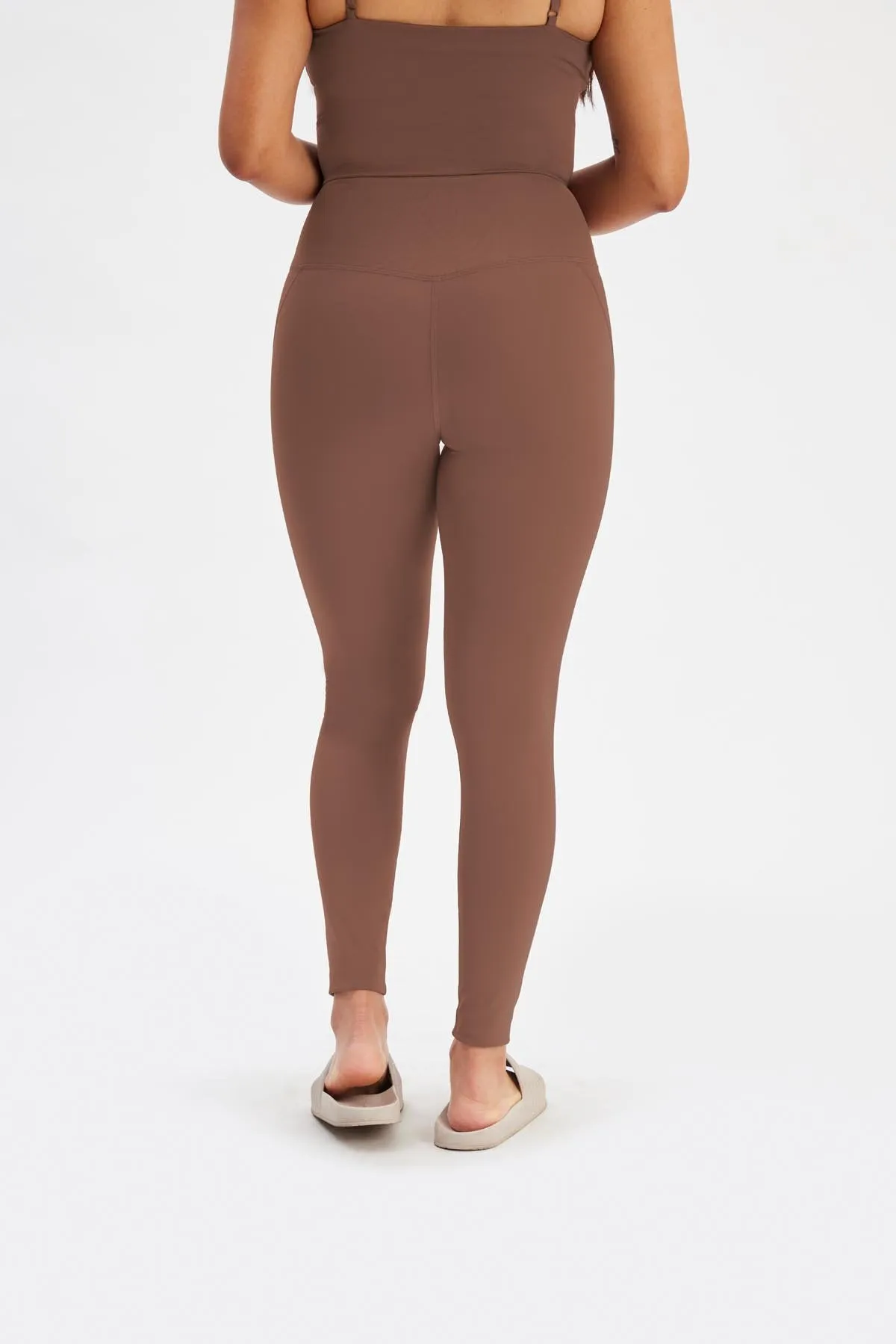 High-Rise Compressive Legging 23.75