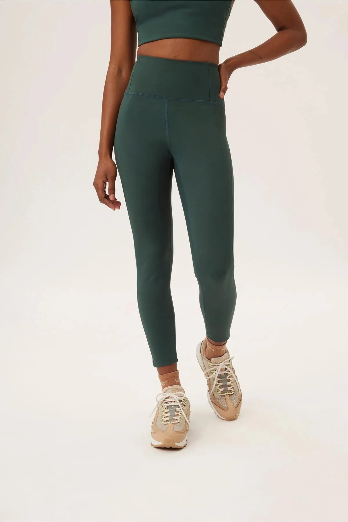 High-Rise Compressive Legging 23.75