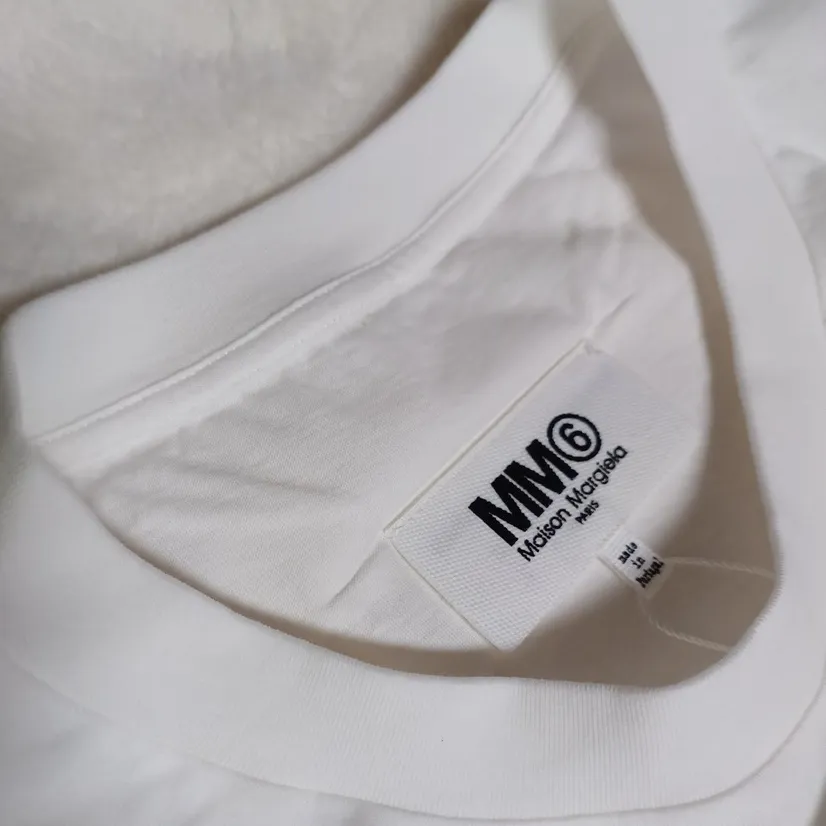 MM6 Maison Margiela  |U-Neck Long Sleeves Plain Cotton Long Sleeve T-shirt Logo