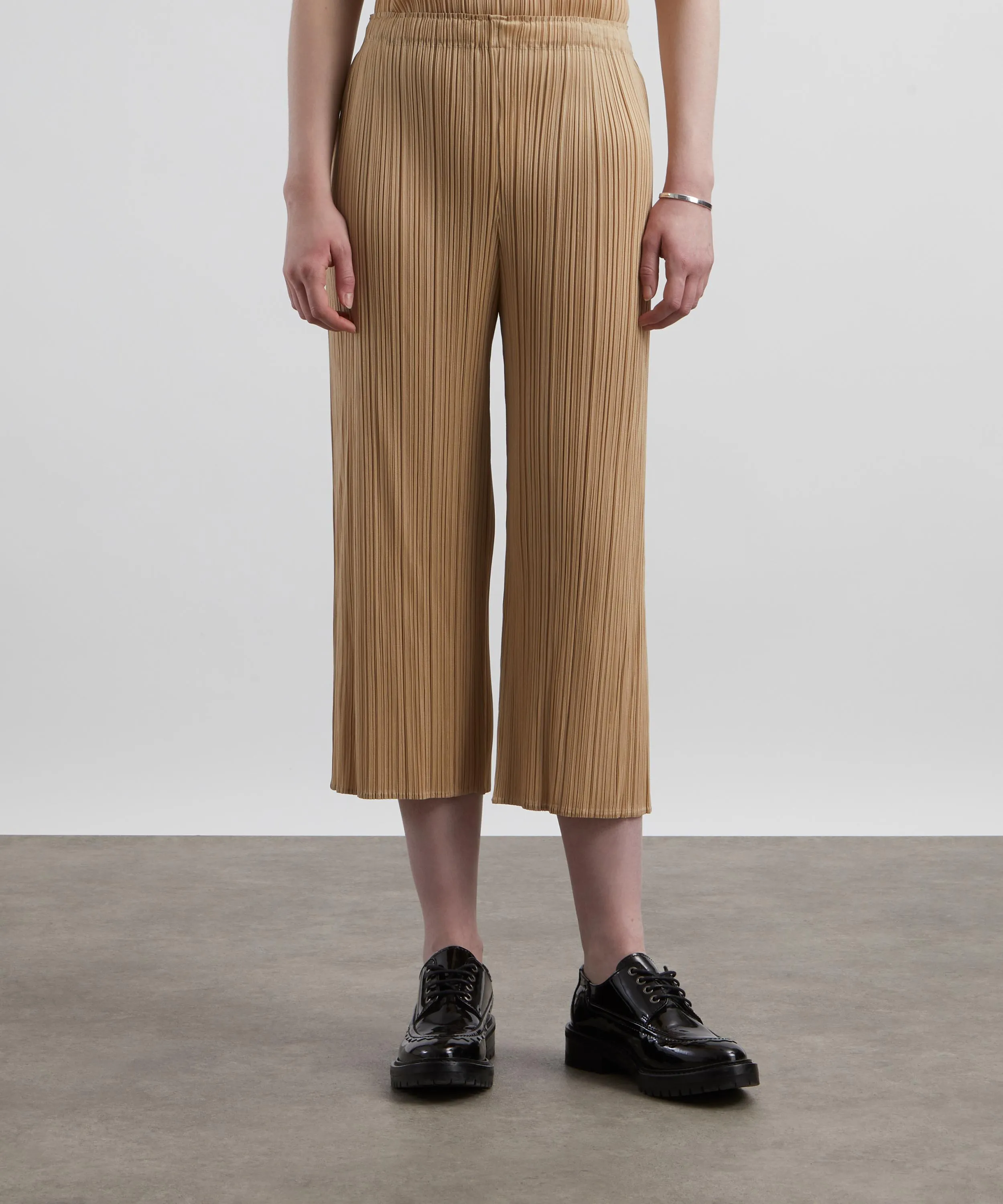 MONTHLY COLORS AUGUST Pleated Trousers