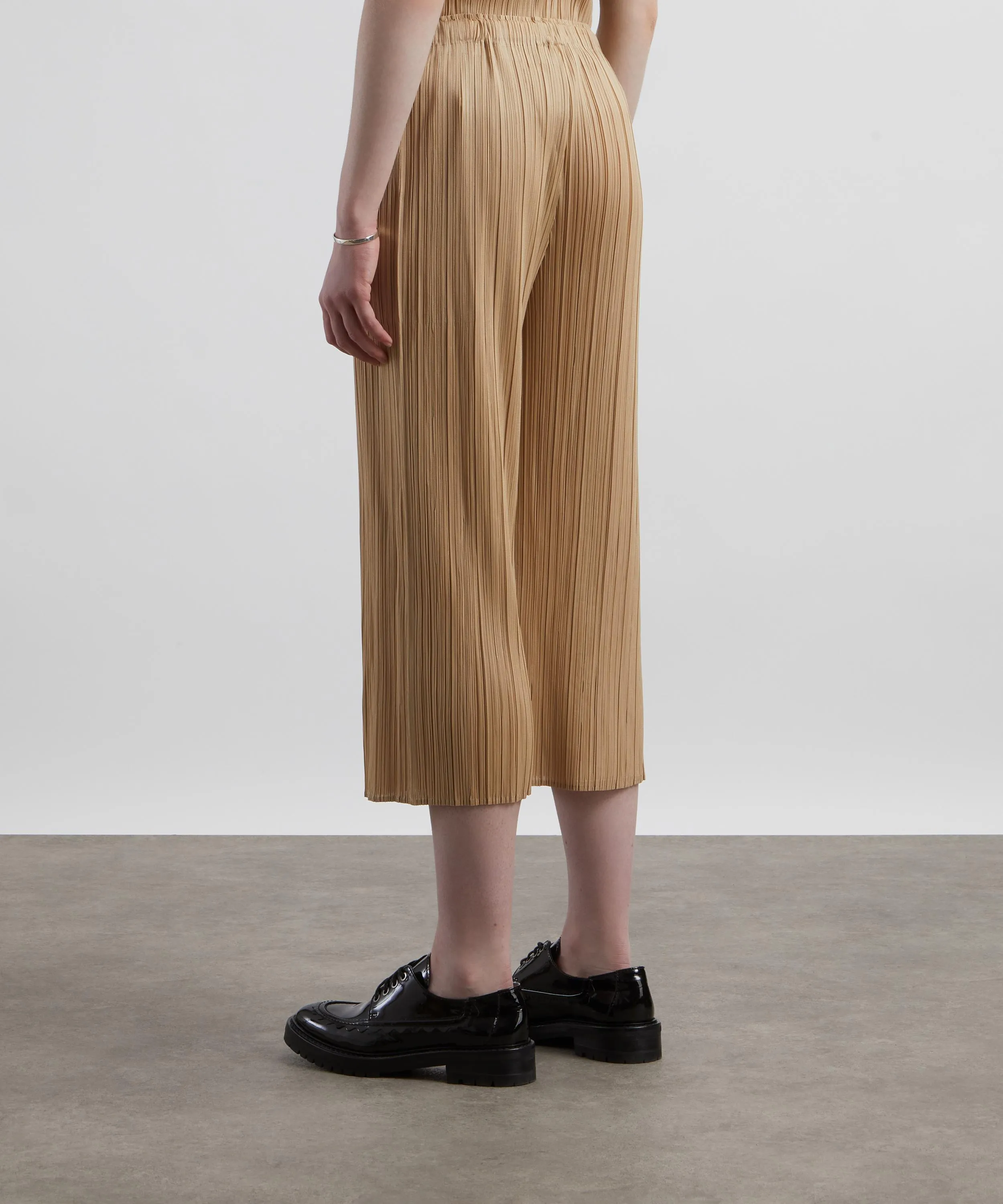 MONTHLY COLORS AUGUST Pleated Trousers