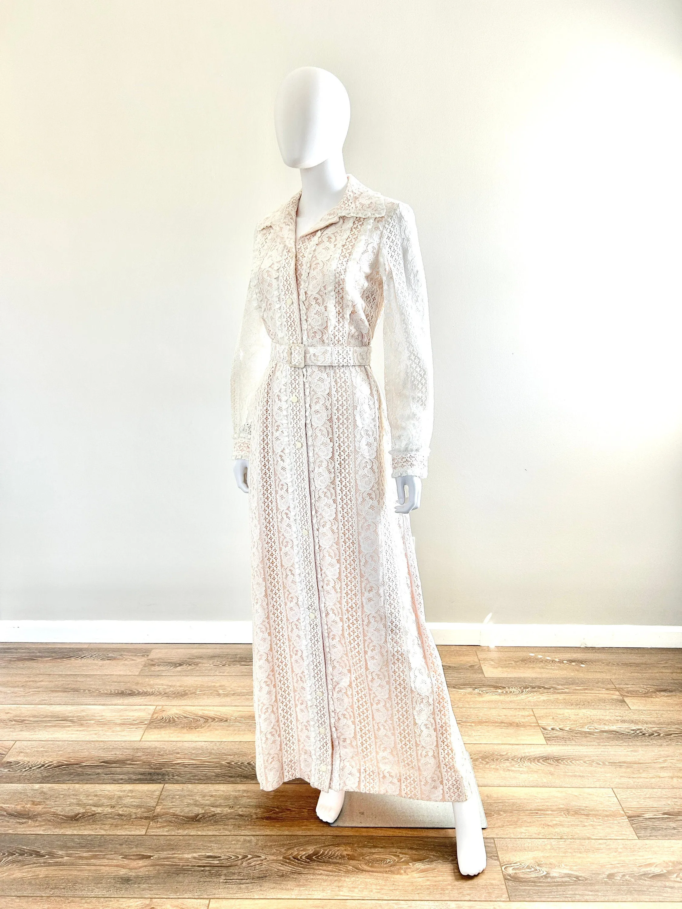 Vintage 1970s White Lace Maxi Dress /70s Retro Party Dress / Size S